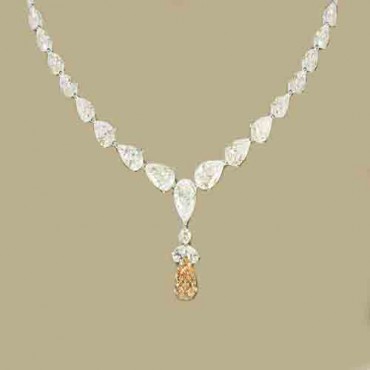 necklace 2.50 ct pear diamond
